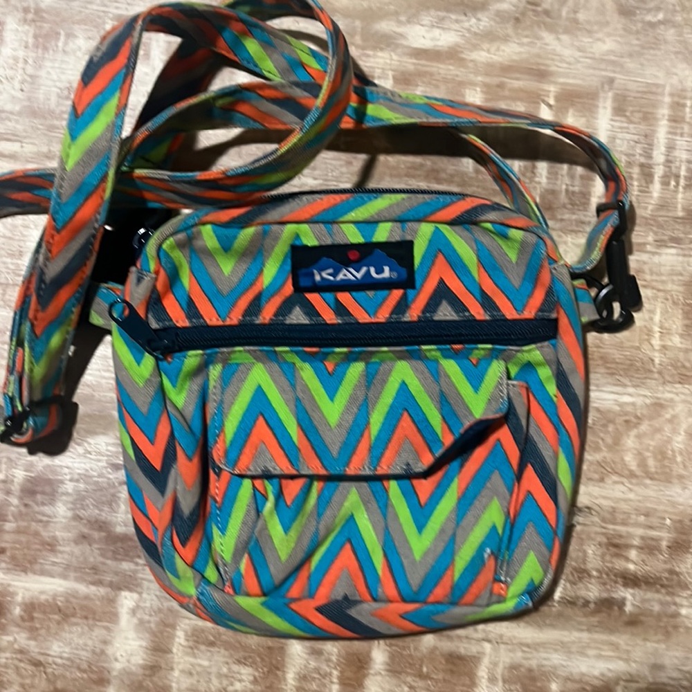 Like new kavu Crossbody
